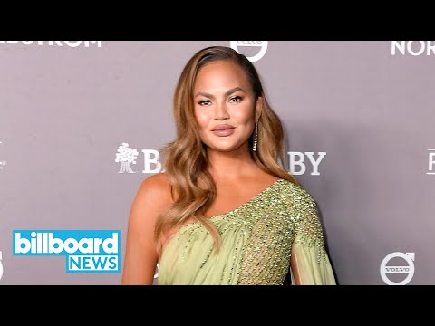 John Legend & Chrissy Teigen's Daughter Gets 'Star Struck' at 'Frozen' Musical | Billboard News