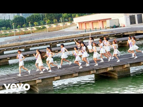 AKB48 Team SH - 久违的唇彩 (Official Music Video)