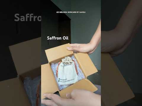 Your skin’s new bestie - saffron face oil - daily glow up in the bottle