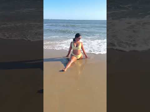 Beach fun yoga #beach #yogatime #dance #beachvibes #summer #love #dancer #bikini #travel