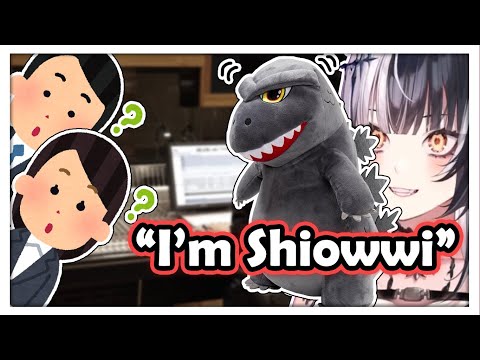 Shiori and Her Beloved Godzilla Plushie Makes Staff-san Confused【Hololive】