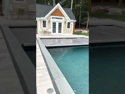 Automatic pool cover closing #shorts