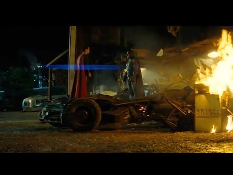 Batman v Superman: Superman warned Batman (Consider it as mercy)