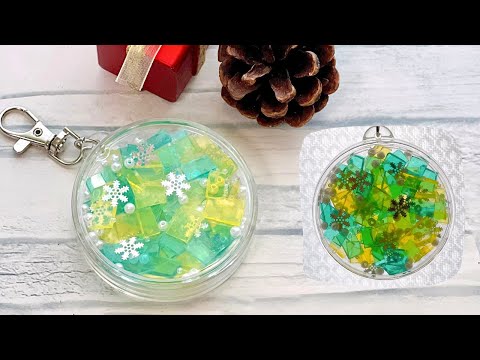 [Easy] Christmas craft for Children : How to make a key chain. Can also be used as an ornament.