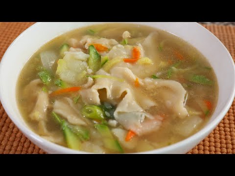 Sujebi (Hand-torn noodle soup: 수제비)