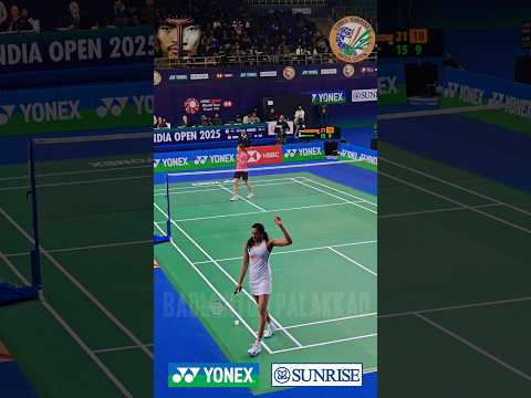 PV Sindhu Challenges 😱 But is it IN or OUT?!!#badminton #pvsindhu #badmintonsmash