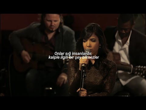 indila | tourner dans le vide acoustic live - paris [türkçe çeviri]