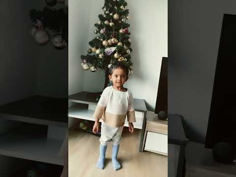 #BabyIvanka#FunnyDance#ToddlerMoves#CuteAndFunny#BabyDanceParty#TinyDancer#PlayfulMoments