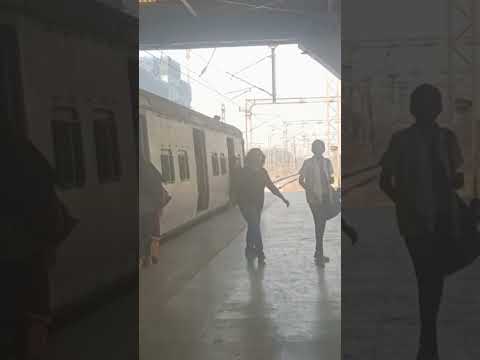 Mumbai local train India #youtubeshorts #ytshorts #viralshort #trending #shortsvideo