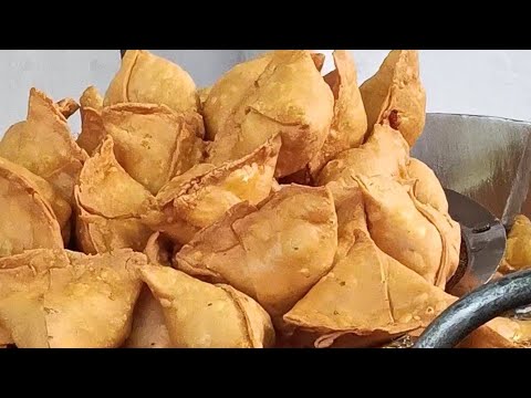 गरम गरम Samosa Pasand hai ???