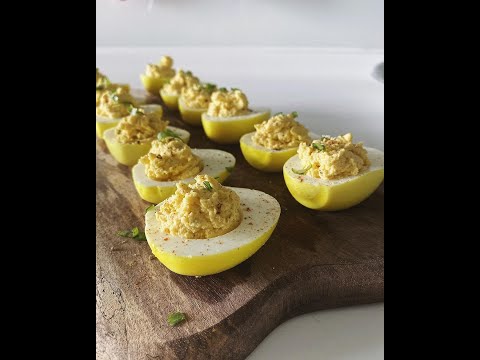 《薑黃醃漬惡魔蛋》 Tumeric Pickled Devil Eggs