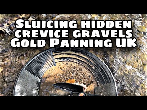 Sluicing hidden bedrock crevice full of heavies Gold Panning UK