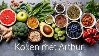 Kippenbouten en aardappeltjes met spruitjes uit de oven.