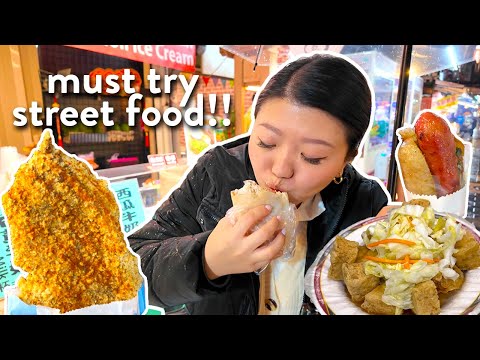 TAIWAN STREET FOOD! Eating at the LARGEST NIGHT MARKET in Taipei 🍗