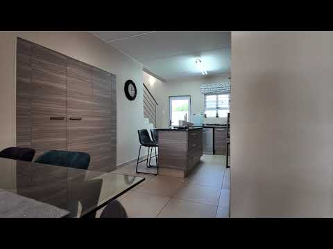 3 Bedroom Townhouse For Sale in Fourways, Sandton