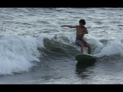 湘南の超小波でツインフィンとフィンレスで遊ぶ