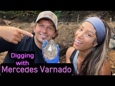 Mercedes Varnado First Time Digging Herkimer Diamonds!