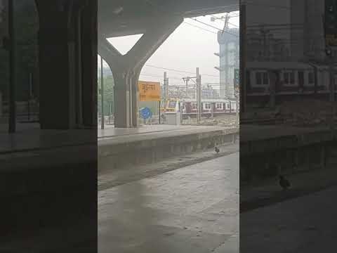 Mumbai local train India #youtubeshorts #ytshorts #viralshort #trending #shortsvideo