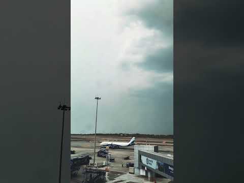 O sajni re || #6e #indigo #rain #aircraft #flight #ytshort #airplane #beautiful #rain