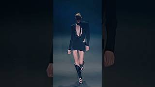 The Mugler walk💥 #model #memes #fashion #ytshort #runway