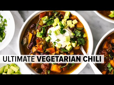 VEGETARIAN CHILI | a healthy, one-pot vegetarian recipe you'll love!