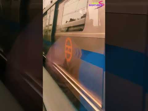 High speed Delhi Metro Cursing Skipping #youtubeshorts #trending #video #subscribe #indianrailways