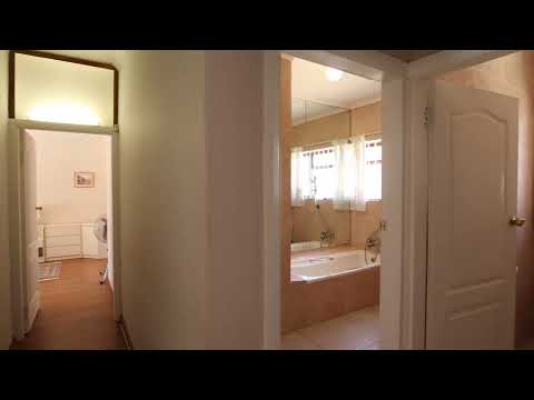 3 Bedroom House For Sale in Constantia, Cape Town