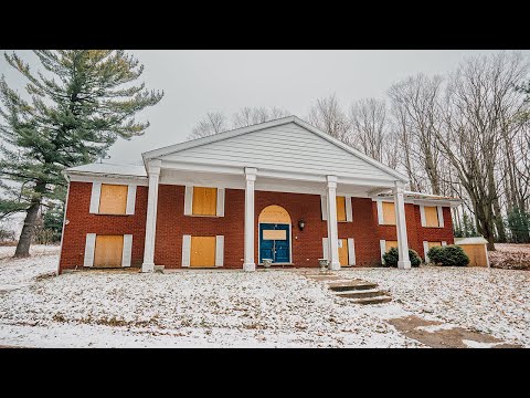 Rockstar's ABANDONED 1970's Dream Estate Forgotten Deep In the Woods! Who Stayed Here???