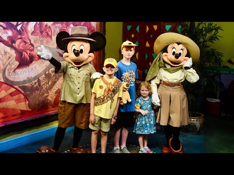 Adventurers Outpost Mickey and Minnie Meet and Greet