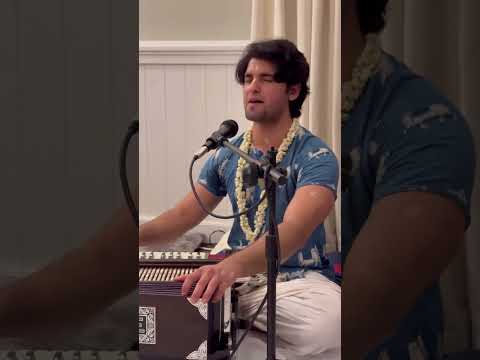 Kirtan by Yogi🧘‍♂️|| Hare Krishna ❤️|| #shorts #status #krishna #gyan #harekrishna #yogindra #yogi