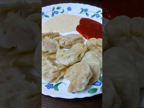 Who loves to eat chicken momos😋😋😋 #food #foodie #shorts #momos