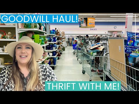 GOODWILL THRIFTING! This is why you ALWAYS look in the glass section! 🙀💰 Goodwill Thrift Haul