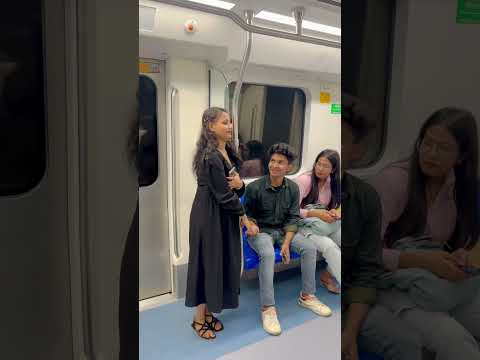 Dehli girl 😛 in metro #shorts #music #shortsfeed #metrovideo #trendingshorts #viralvideo #ytshorts