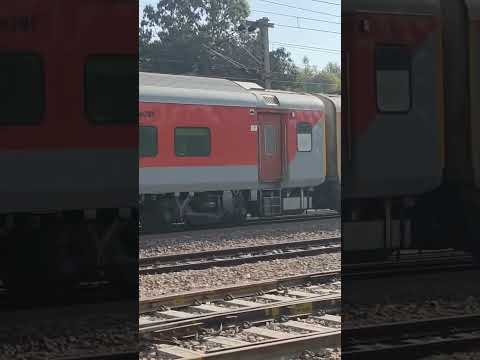 12818 Jharkhand Swarn Jayanti Express departure #indianrailways #train #icf