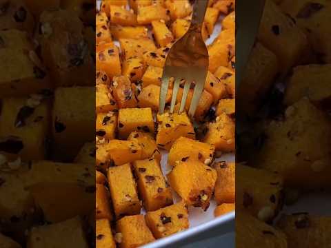 How to roast pumpkin cubes? Easy fall and thanksgiving recipes #fallrecipes #roastedpumpkin