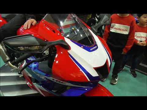 Honda CBR1000RR-R FIREBLADE SP 2024 Liquid-cooled 4-stroke DOHC 4-valve inline 4-cylinder engine