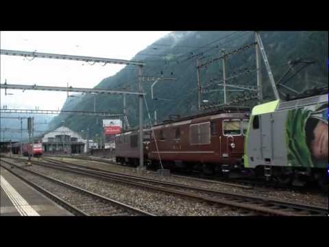 Bahnverkehr in Erstfeld am 11.07.12 - Teil 1/2 "Schubloks"