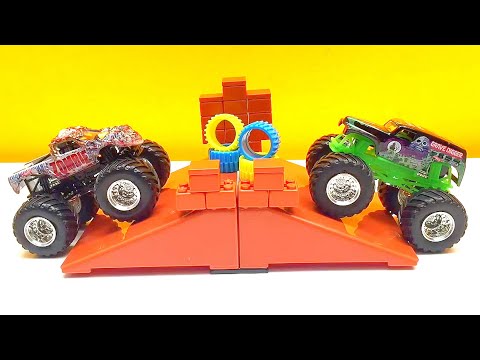 MONSTER JAM | GRAVE DIGGER | HOT WHEELS MONSTER TRUCKS | SMASH & CRASH | HEAD TO HEAD | FREESTYLE