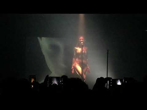 ionnalee performing "work" in Amsterdam 07/04/2019 pt.1