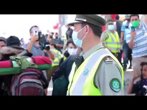 Queman pertenencias de inmigrantes en marcha en Iquique