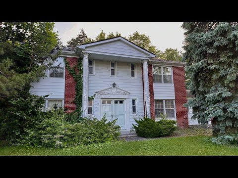 Strange Doctor’s ABANDONED Dream Mansion Stuck In 1969 | I CAN’T BELIEVE WHAT I FOUND IN HERE