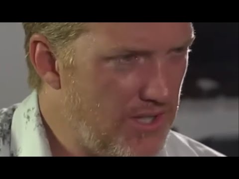 Josh Homme demonstrates the differences between upstrokes and downstrokes with a classic Kyuss lick