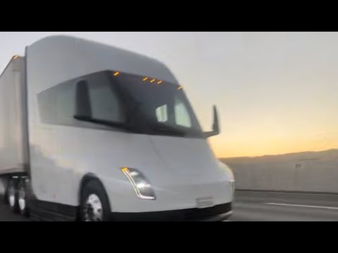 Video of Tesla Semi Truck Towing Trailer