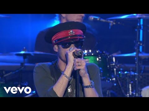 Velvet Revolver - The Last Fight (Official Nissan Live Performance)