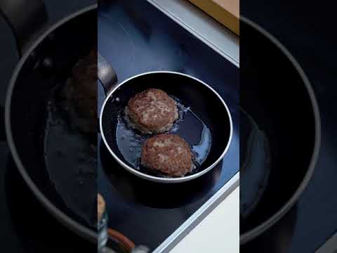 Videoreceta: brioche con hamburguesa de sardinas