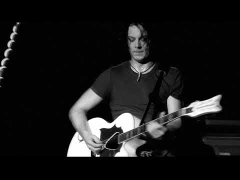 The White Stripes - 300 M.P.H. Torrential Outpour Blues (Live)