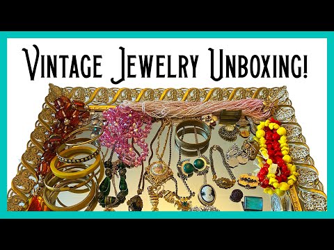 Vintage Jewelry - finding treasure in boxes from my local antique store!❤️❤️❤️