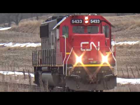 Canadian National L572, CN5433 SD60 westbound in Woodbine, Iowa