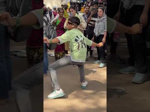 Crazy dance in public🤣Sarojini Market❤️|| #Shorts #delhi