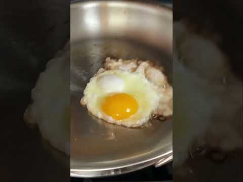 Perfect Eggs in a Stainless Steel Pan (Without Sticking)